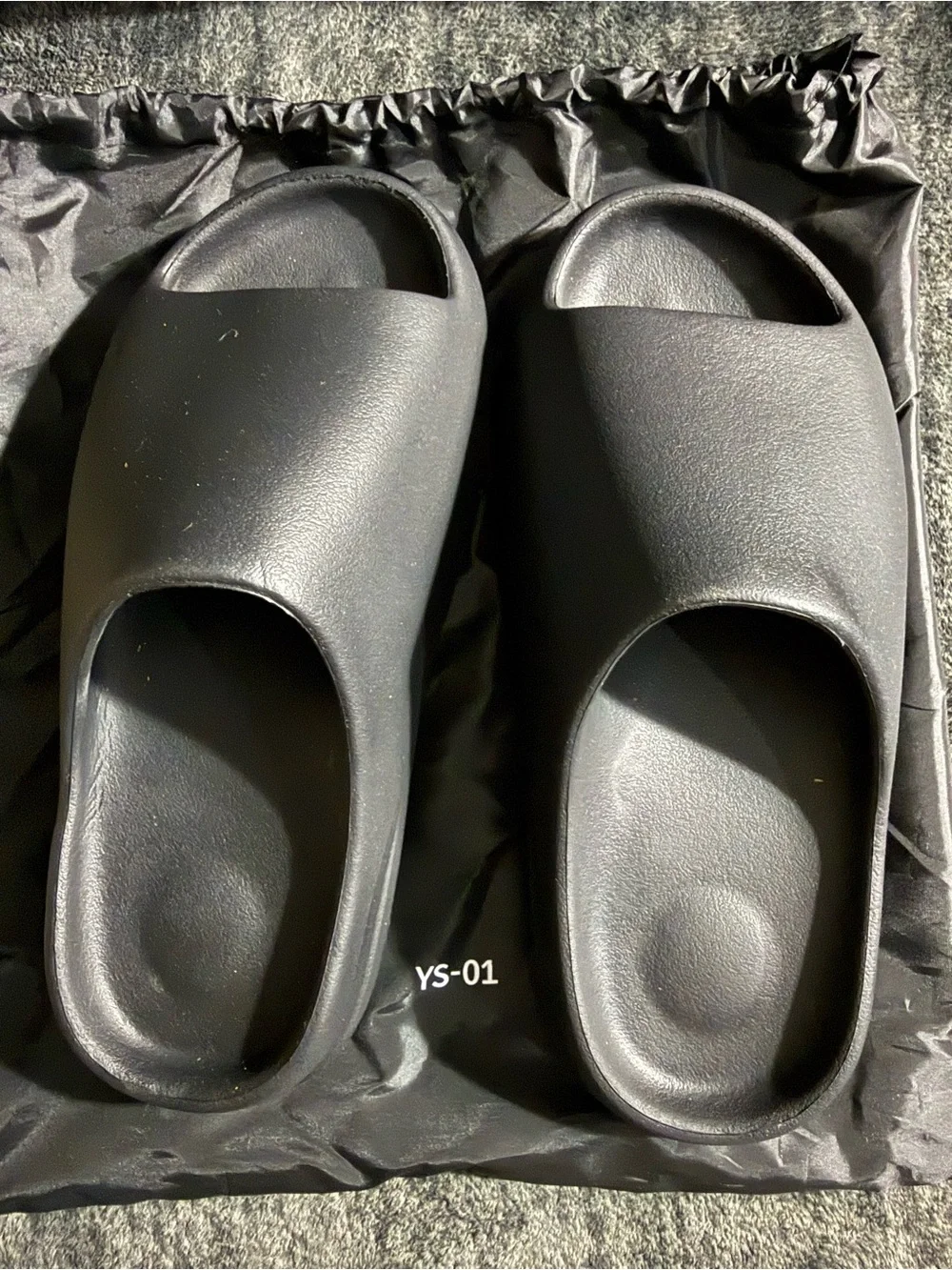 Yeezy YS-01 Black Slide Sandals - Minimalist Slip-On size 7